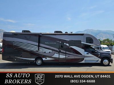 2019 Thor Motor Coach Magnitude