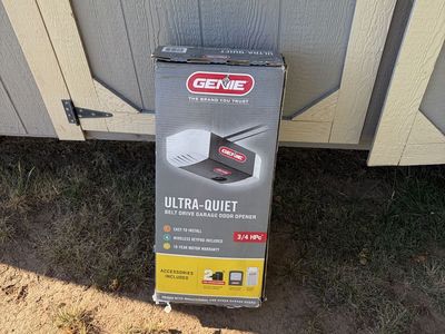 Genie Ultra-Quiet 3/4 HPc Belt Drive Garage Door Opener with Keypad & Remotes