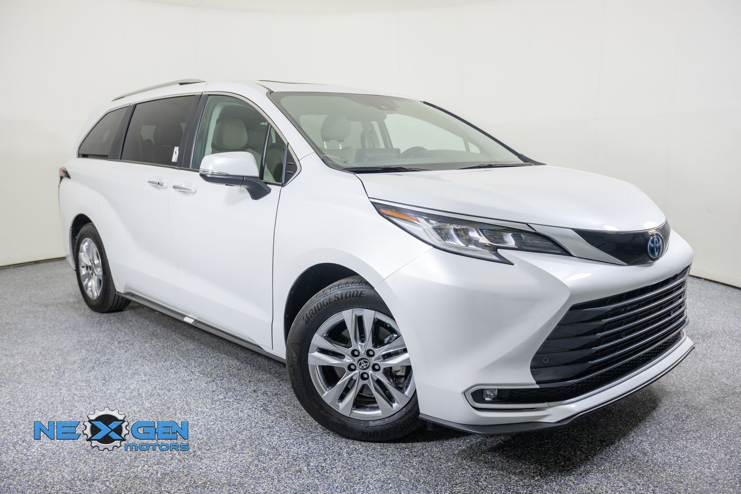 2024 Toyota Sienna Limited 7-Passenger