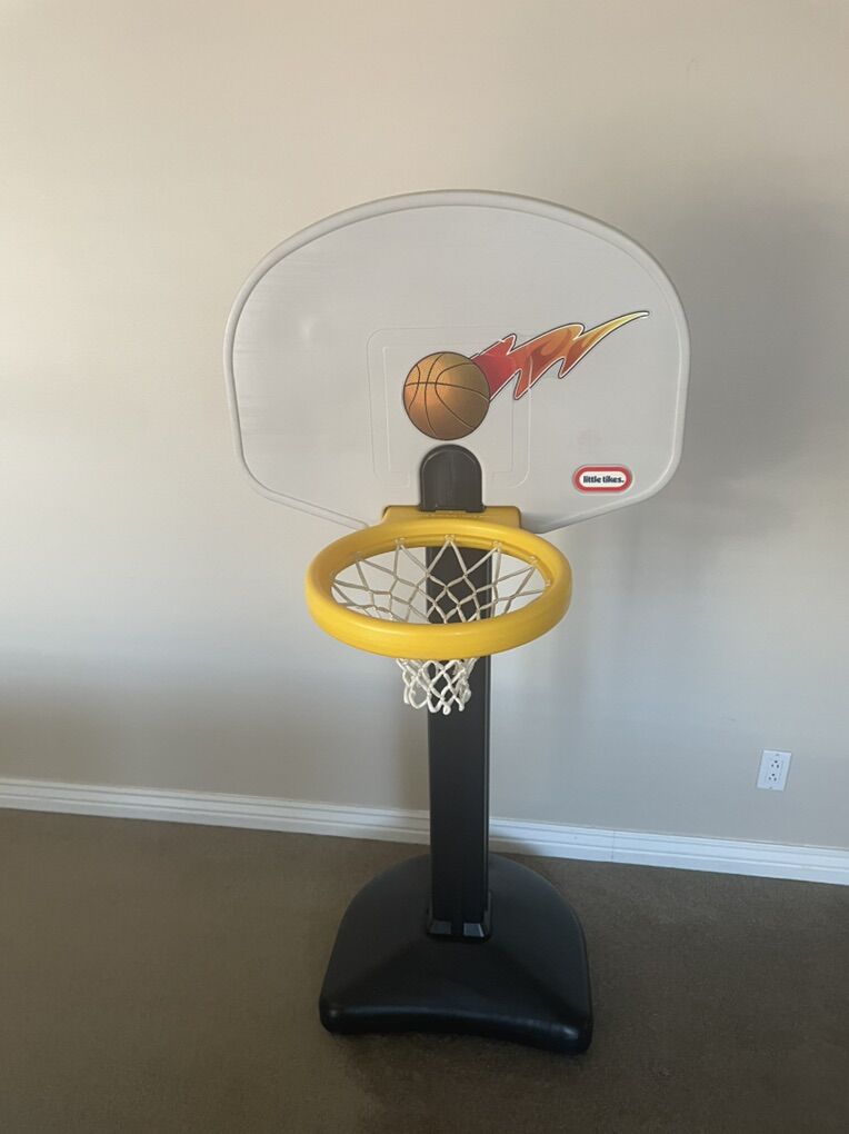 Little Tikes Basketball Stand