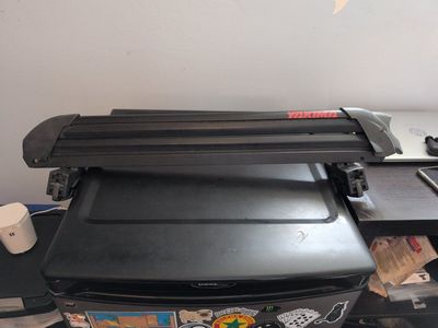 Yakima Ski and Snowboard Rack - Black, Universal Mount. Unlocked, no key.