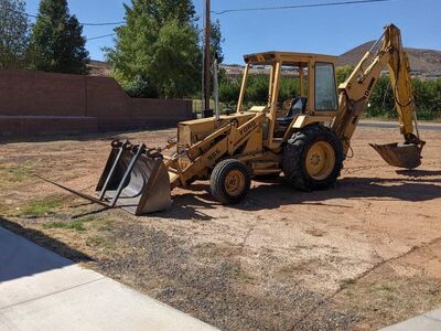 Ford 555 TLB w/extend-a-hoe