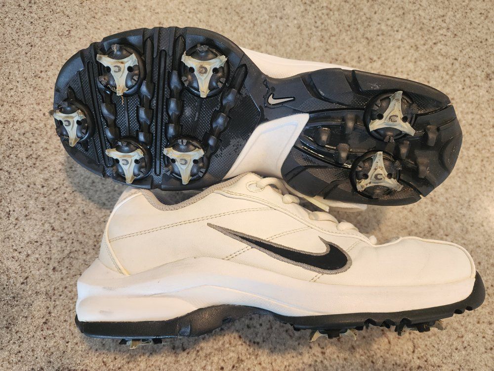 Kids youth Nike golf shoes size 3.5
