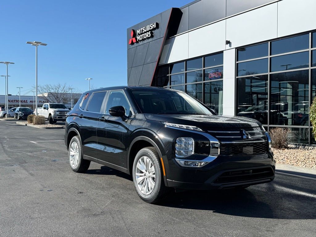 2026 Mitsubishi Outlander ES
