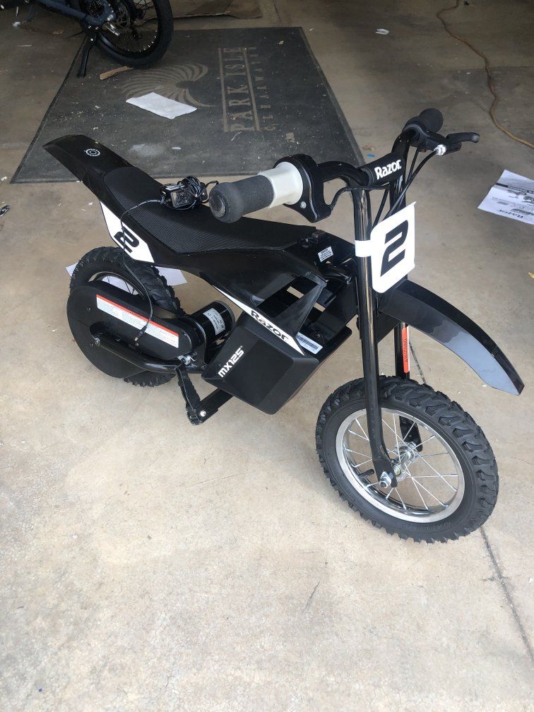 Main image 3