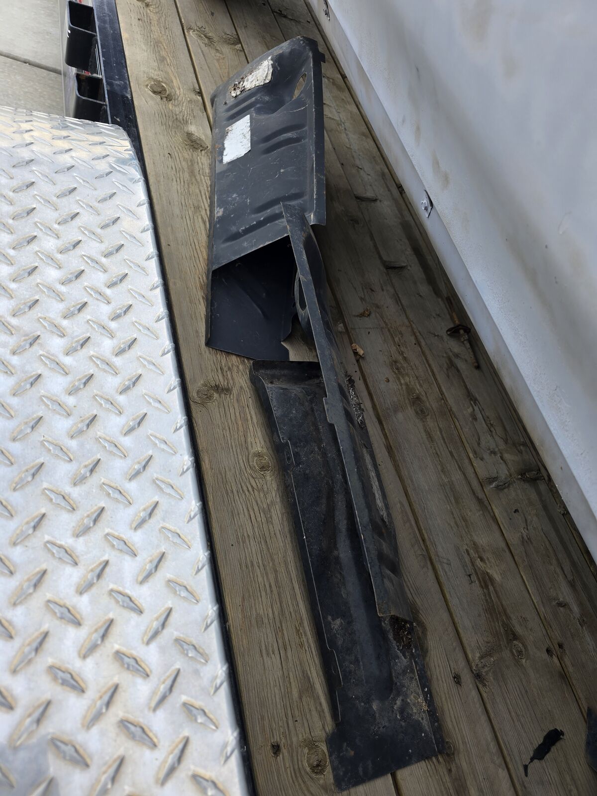 Roadrunner satellite trunk drop offs