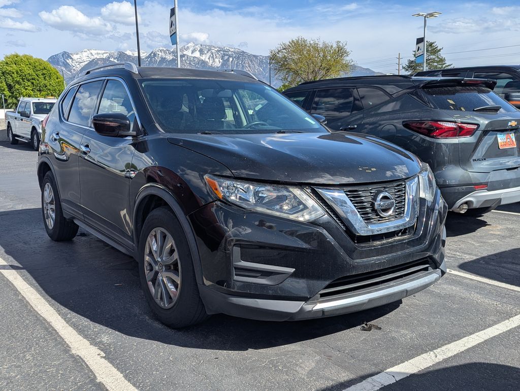 2017 NISSAN ROGUE SV