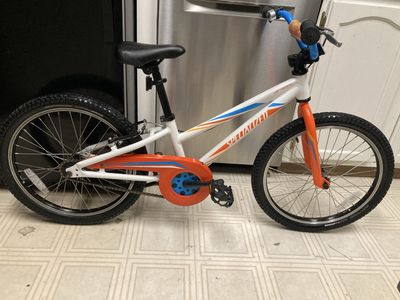 New specialized hotrock 20inch kids bicycle