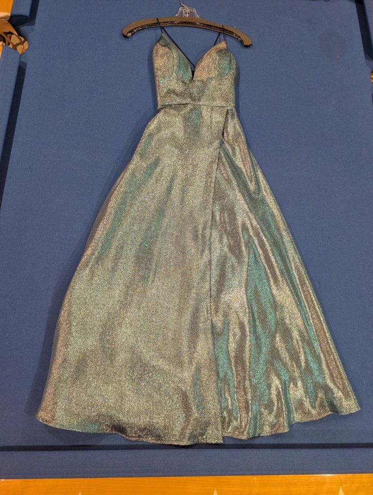 Dress Medium length, Gray Blue color shifting