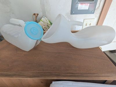 Medical Urinals - Male and Female Bedside Urination Bottles
