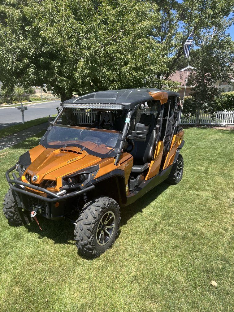 Can-Am Commander MAX 1000 Limited 4-Seater UTV Side-by-Side