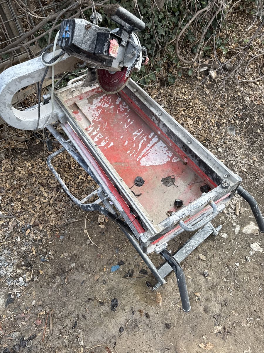 Wet Tile Saw And stand