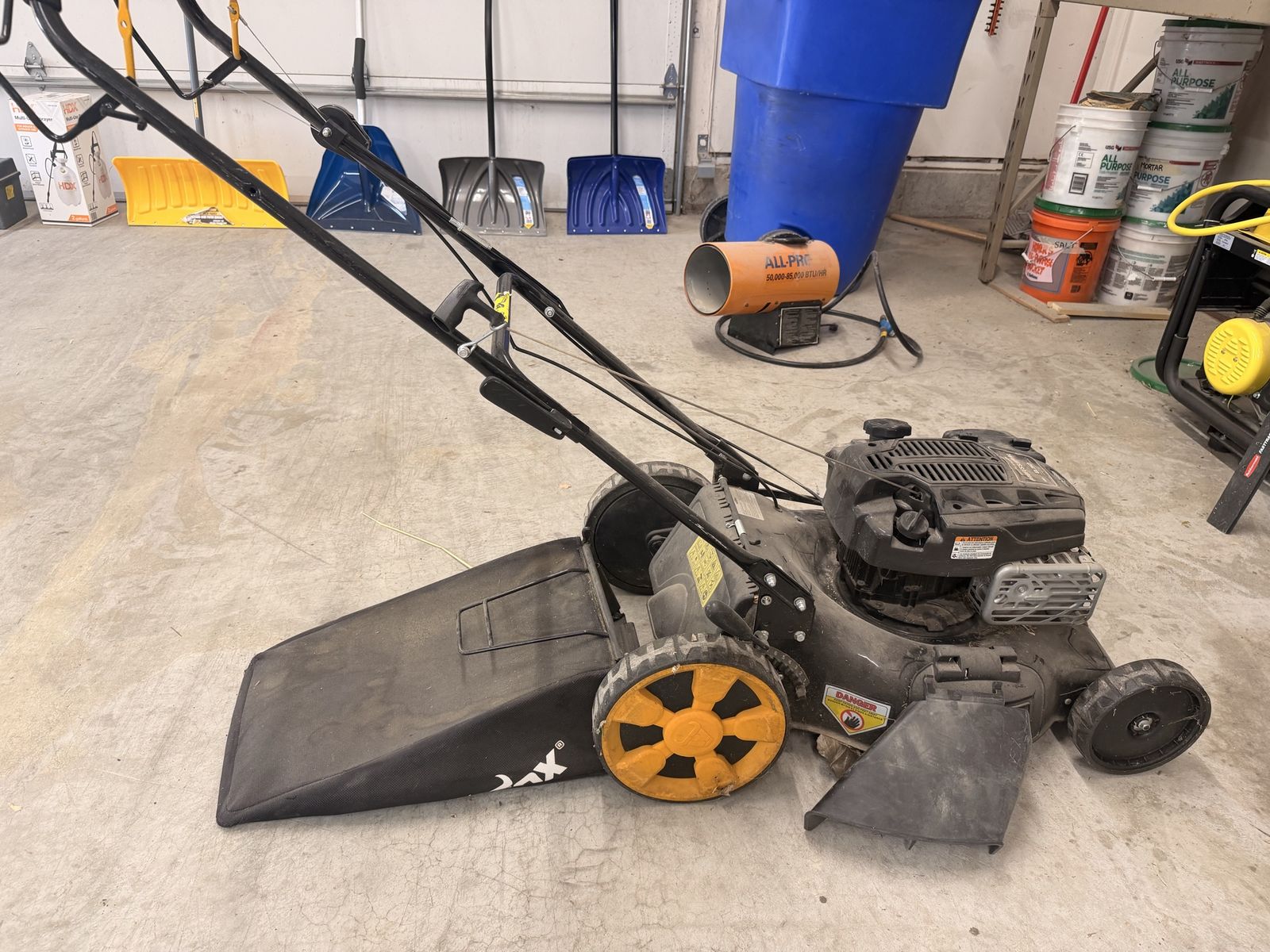 190cc Briggs & Stratton Gas Lawn Mower