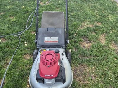 Honda three Speed Self Propelled Walk Behind Mower - Great Condition