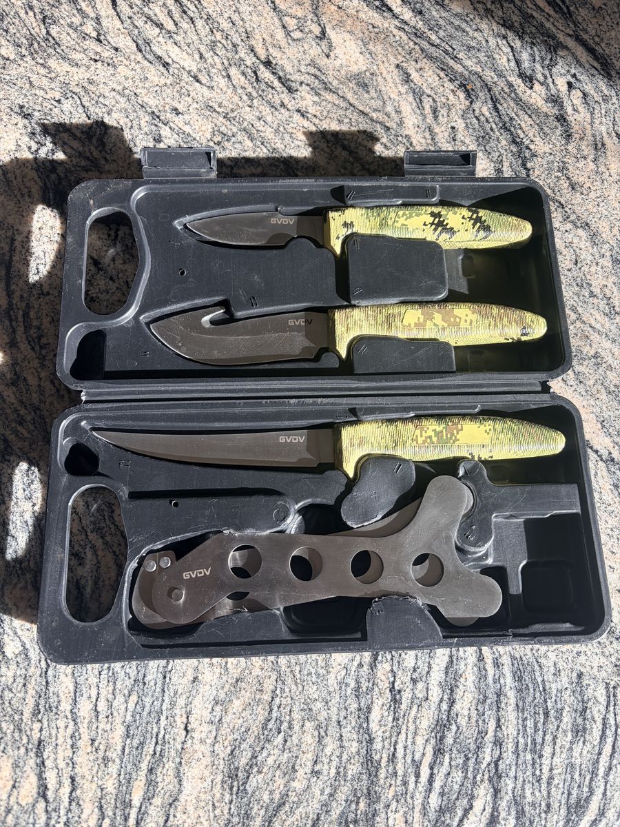 GVDV Hunting Field Dressing Kit – Knife, Gut Hook & Bone Saw