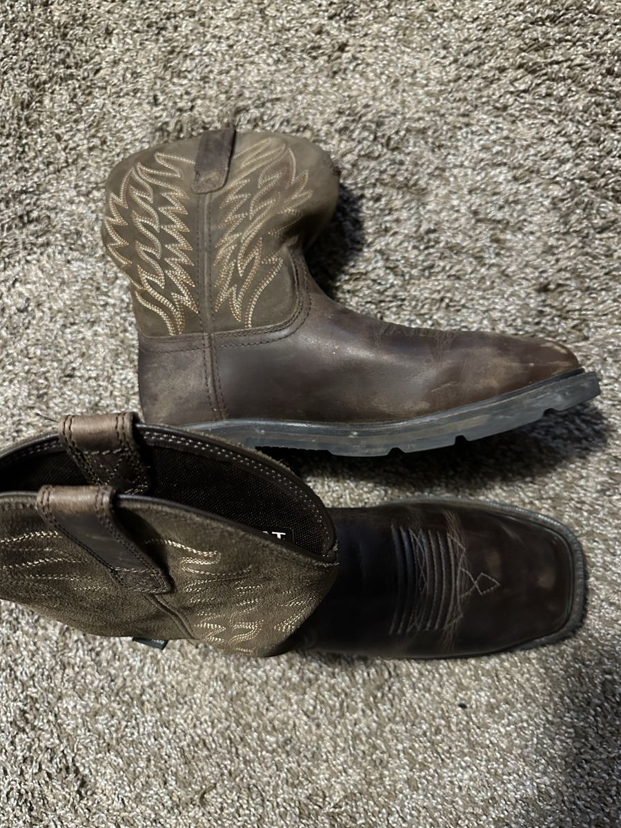 ARIAT STEEL TOE BOOTS