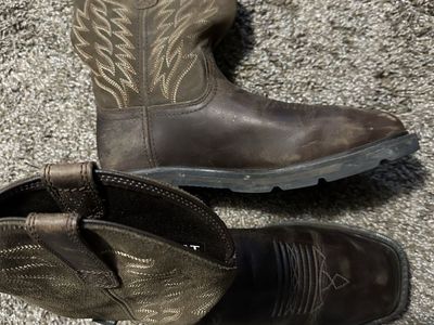 ARIAT STEEL TOE BOOTS