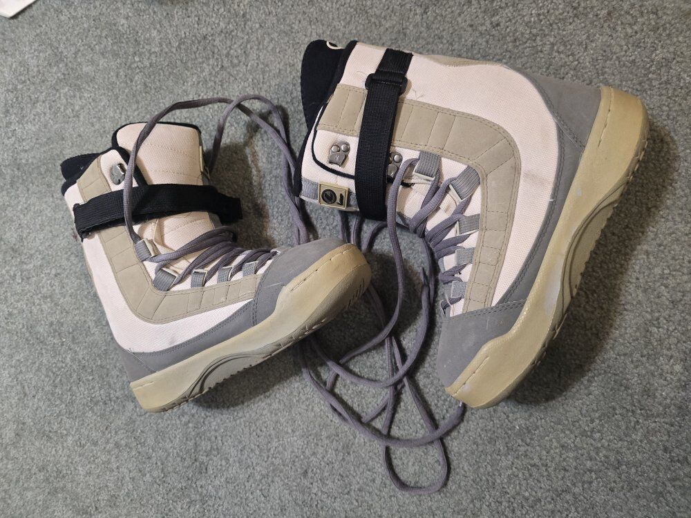 Sz 8 Lamar Snowboard Boot