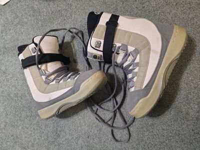 Sz 8 Lamar Snowboard Boot