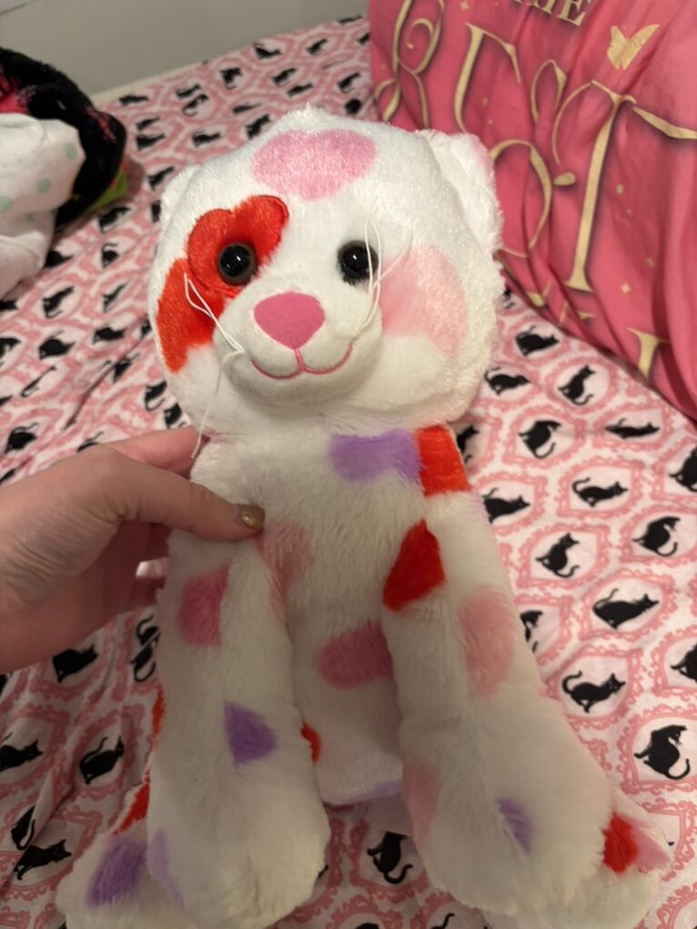 Build a bear, valentine cat retired