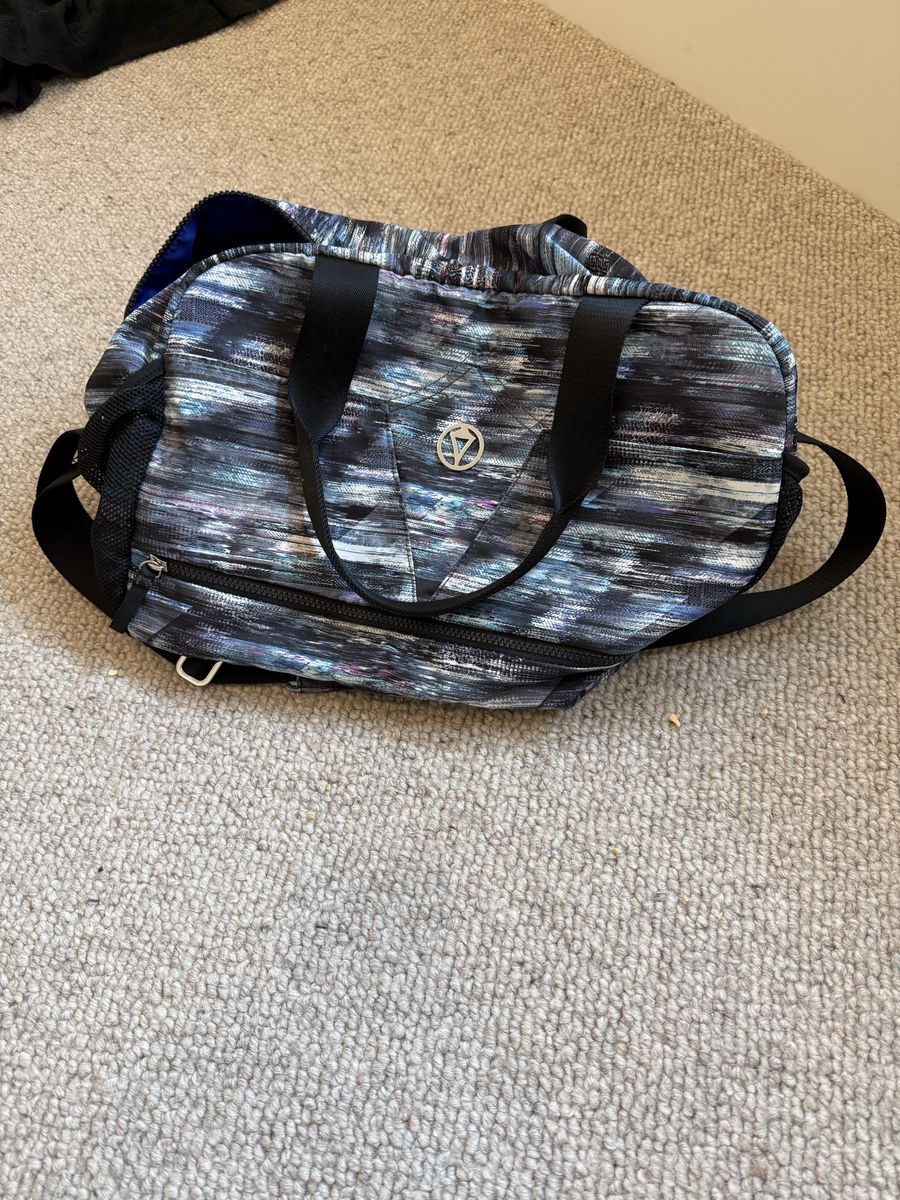 Ivivva duffle bag