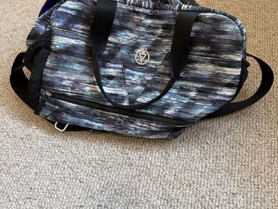 Ivivva duffle bag