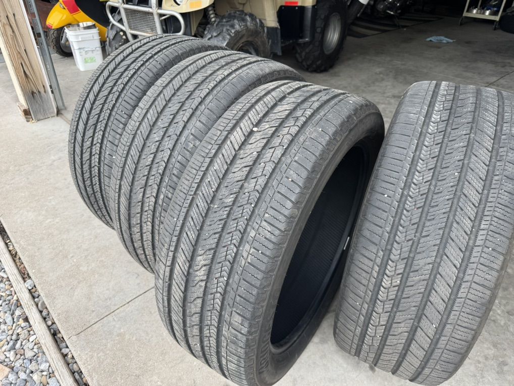 4-P265/45R21  BRIDGESTONE TIRES