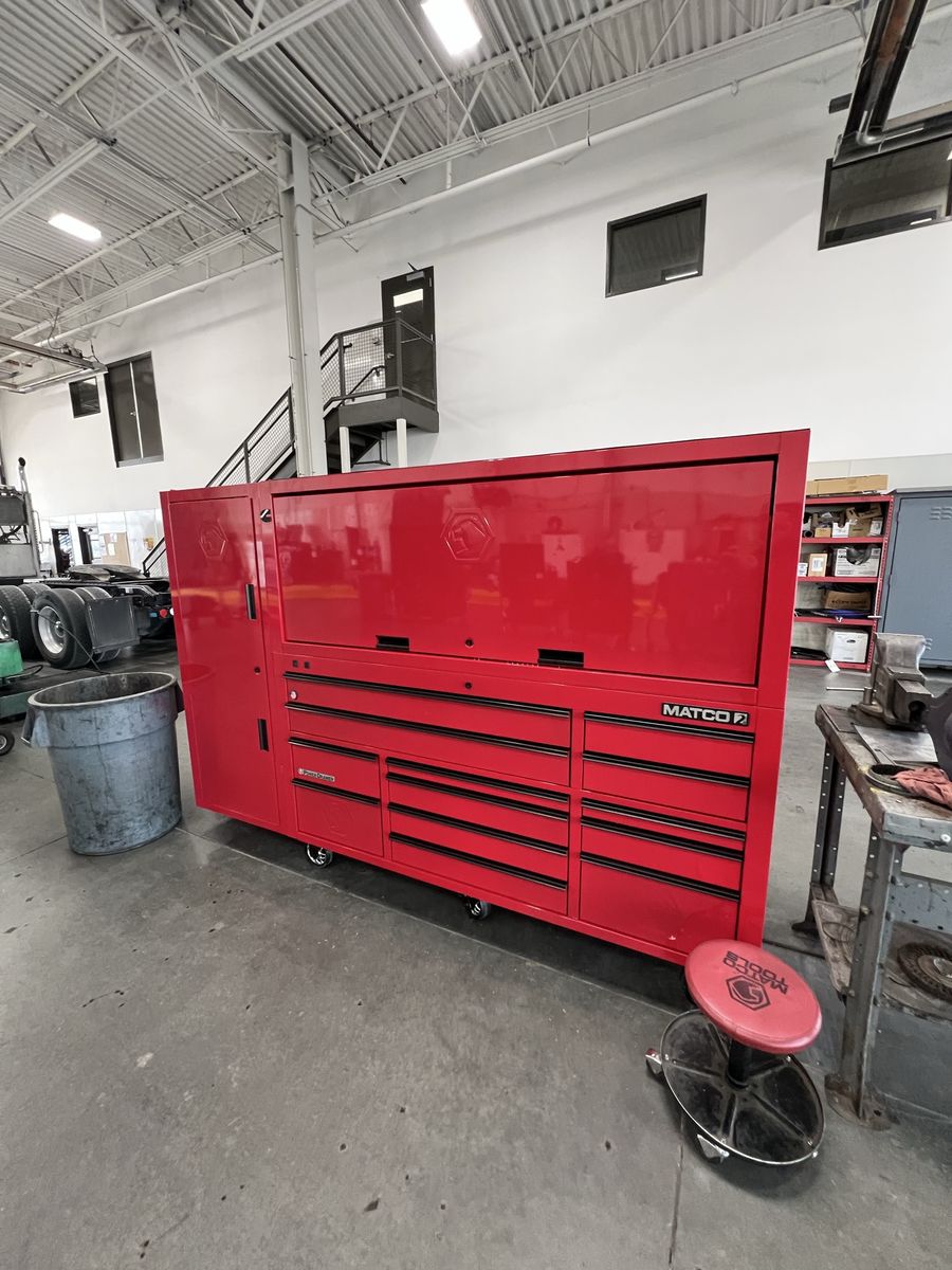 Matco 2s Tripple Bay With Hutch And Locker