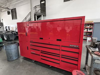 Matco 2s Tripple Bay With Hutch And Locker
