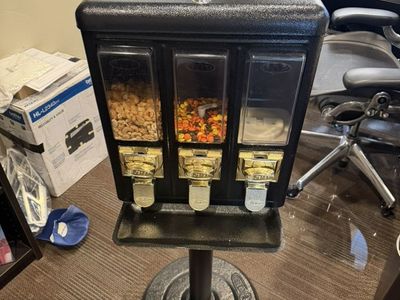 Candy Vendong Machine