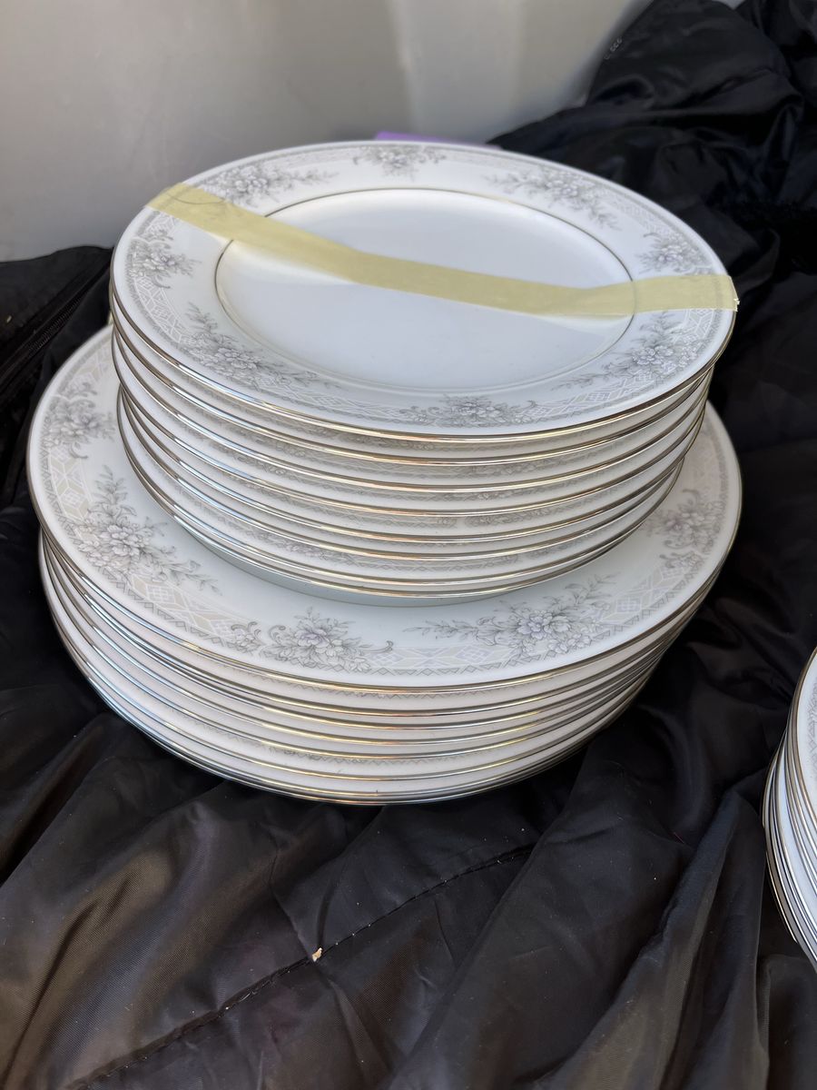 China set- Noritake Sweet Leilani