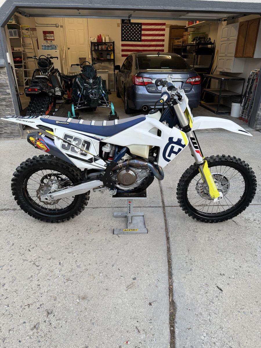 2019 Husqvarna FX450 Dirt Bike - FMF Exhaust, Recluse Slave, New Tires