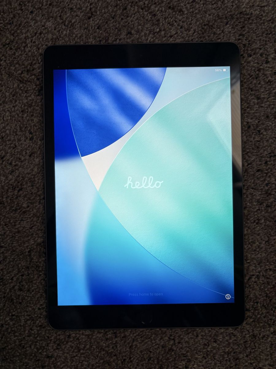 Apple iPad 9th Gen 64GB Wi-Fi Space Gray with Pink Case