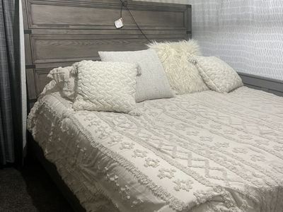 King Bed Wirh Matress