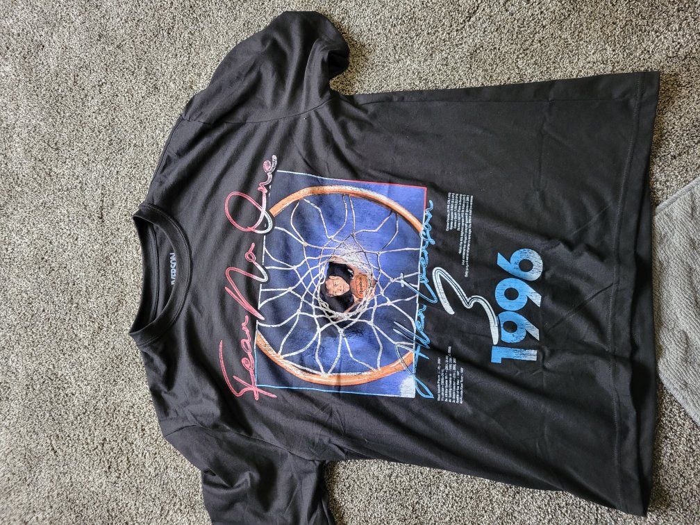 Men's Allen Iverson Shirt Size Large