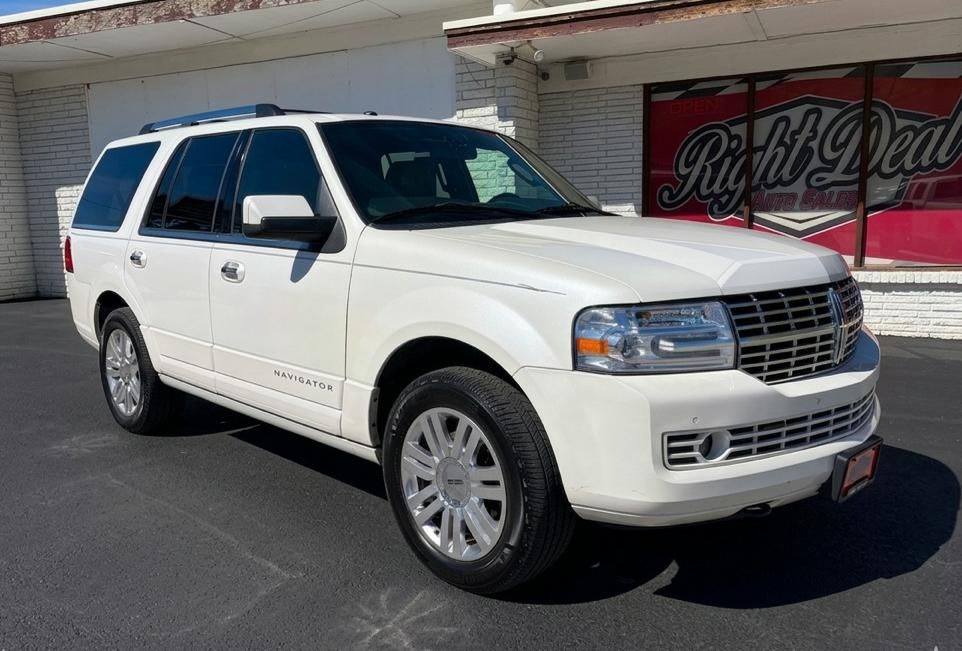 2012 Lincoln Navigator Base