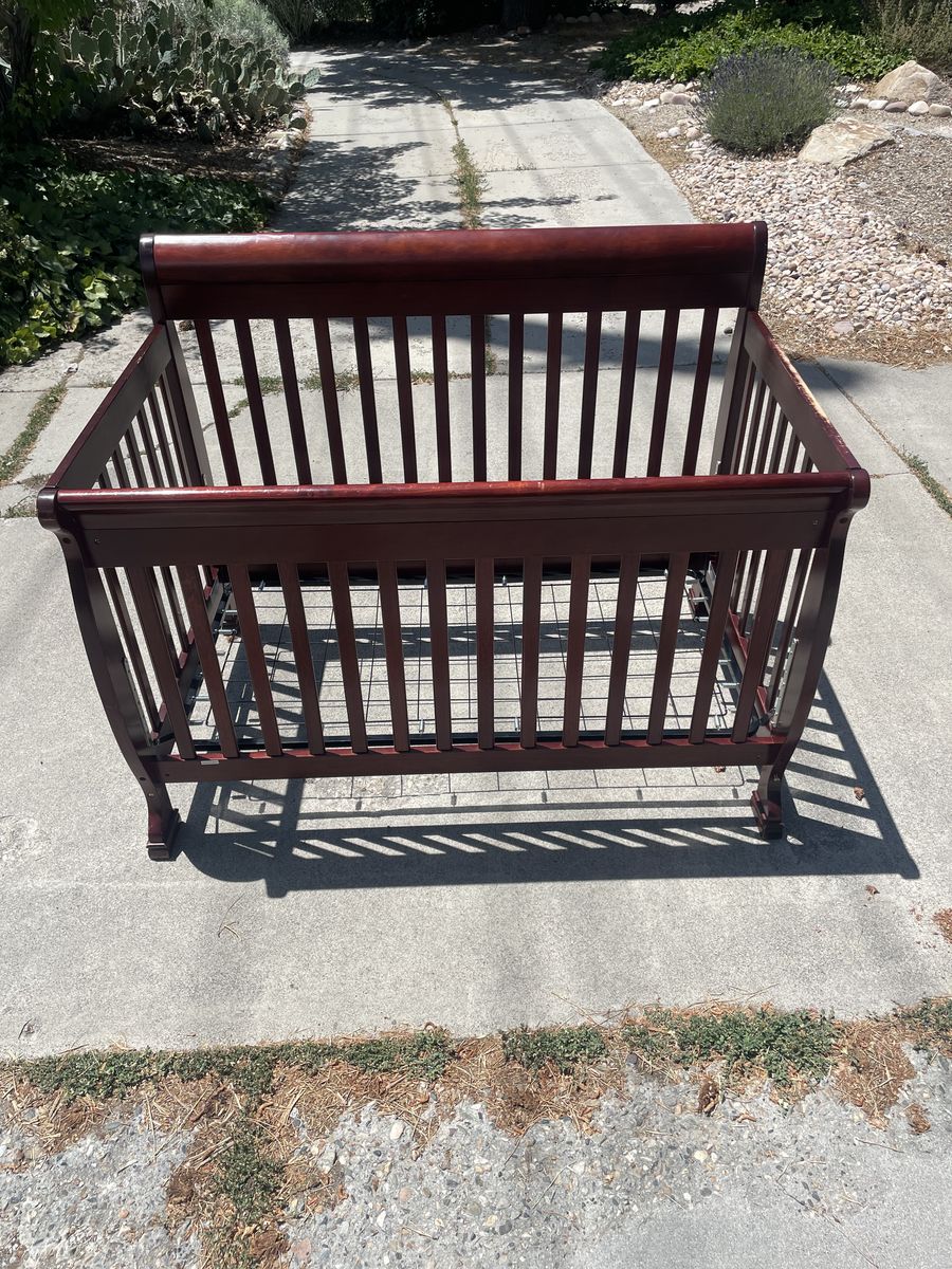 Wood Baby/Infant Crib
