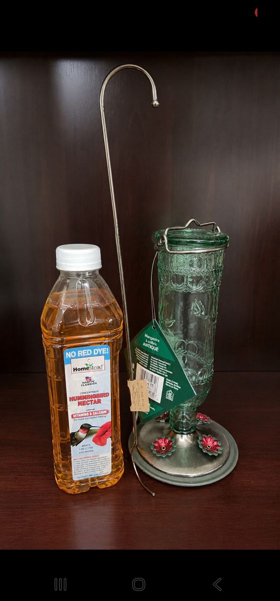 Hummingbird feeder
