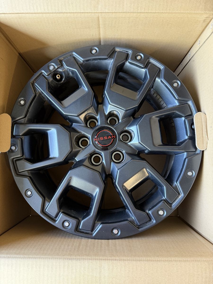 2024 Frontier Pro4X 17" Wheels