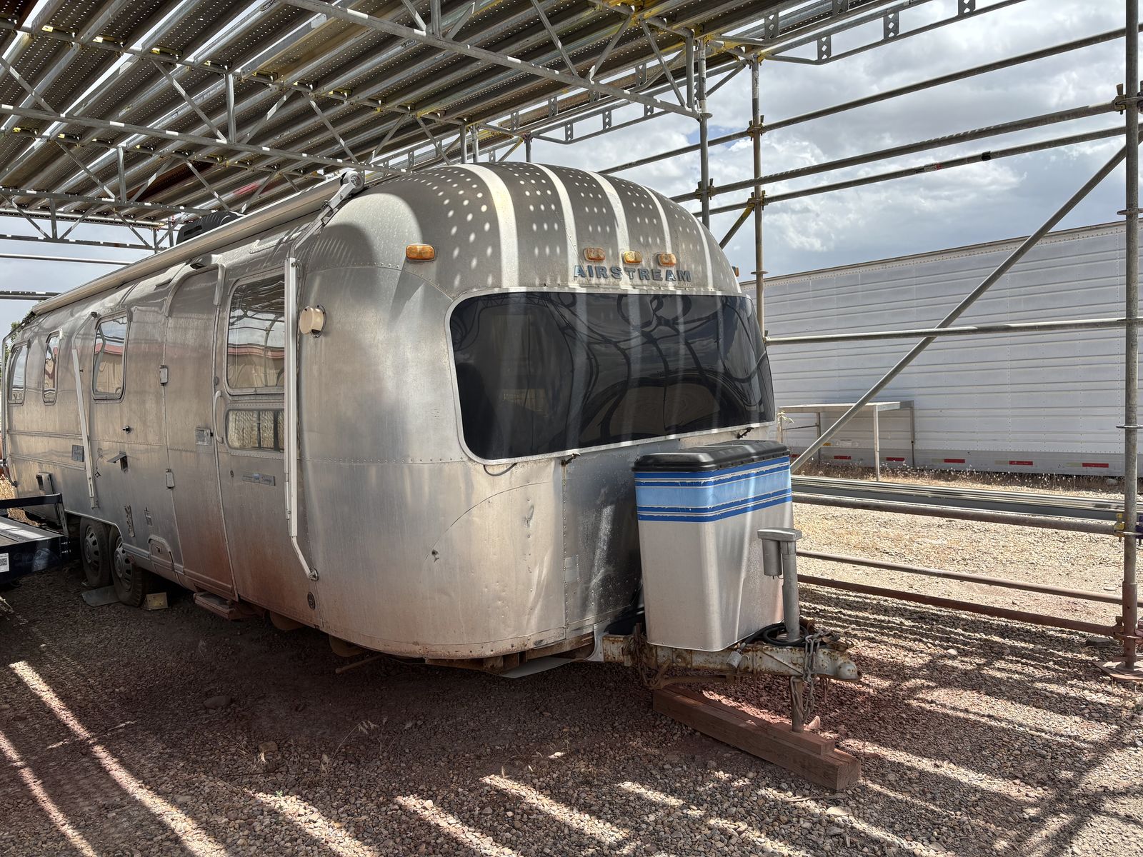 1976 Airstream Sovereign 31 foot