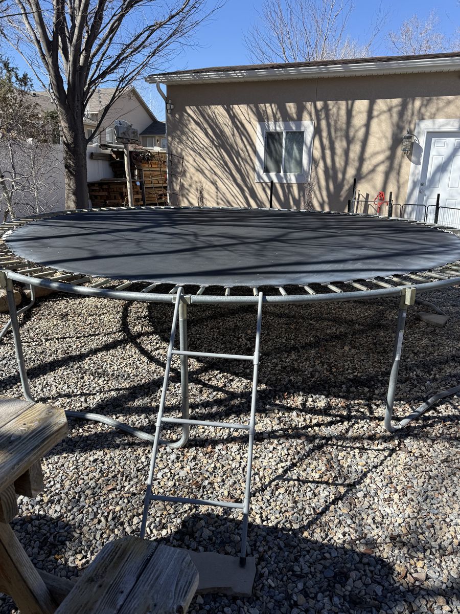 15 Foot Trampoline