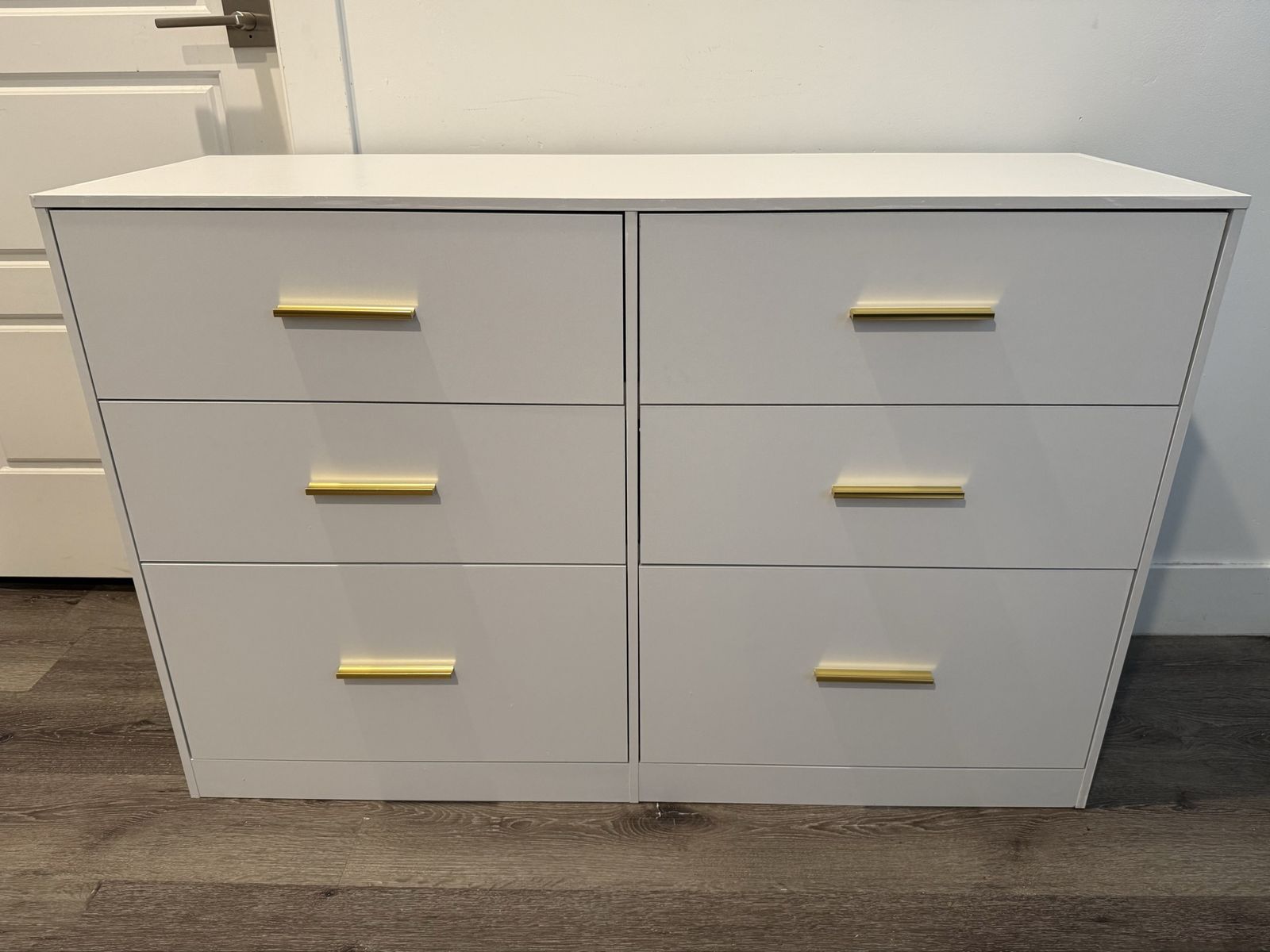 Brand New Modern White 6 Drawer Dresser 