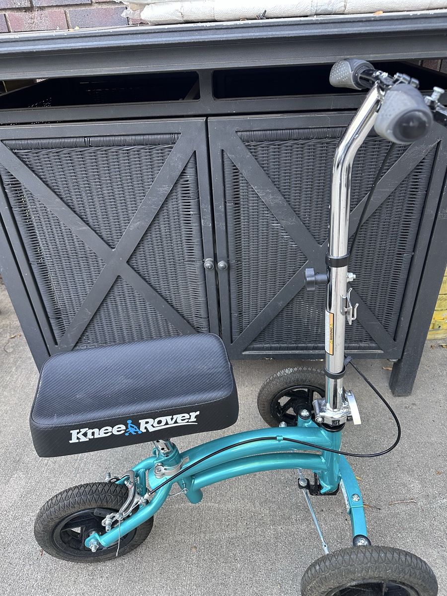 Knee scooter in great condition 