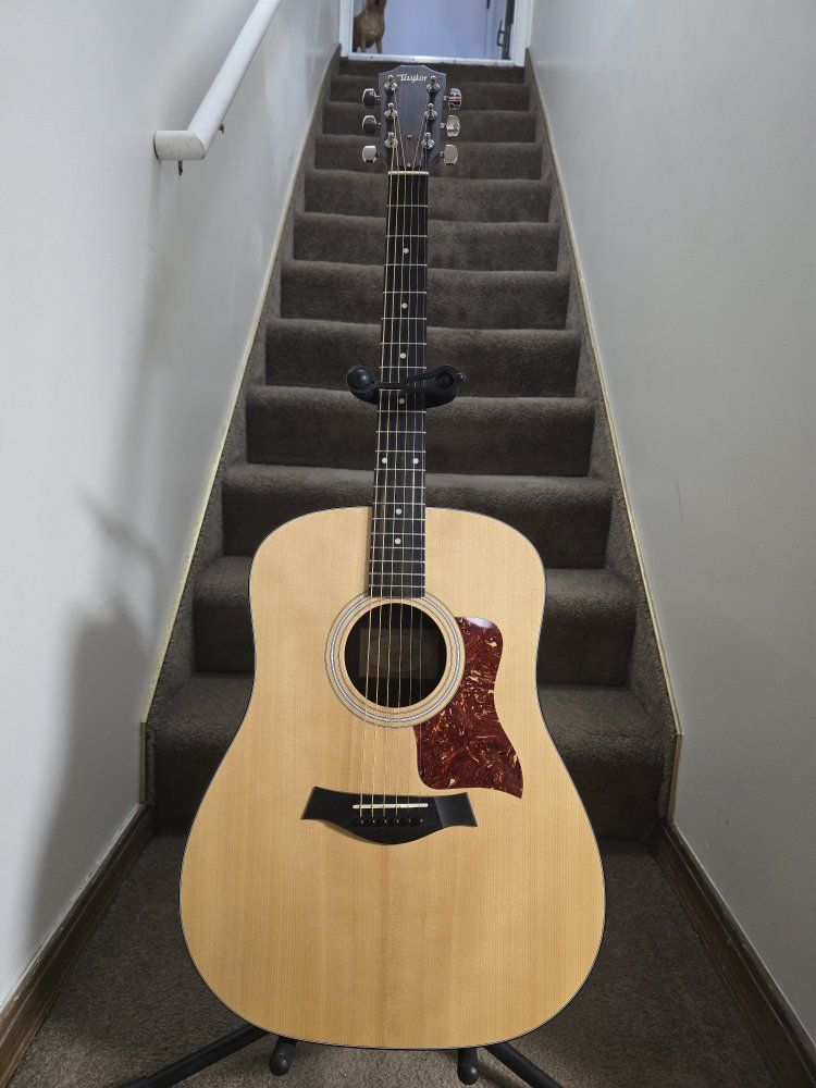 Taylor Guitars 110e Dreadnought Acoustic Guitar - Natural Finish, Excellent Condition