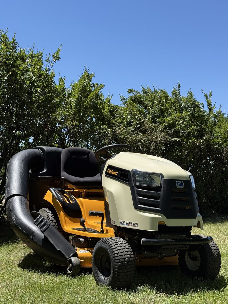 Cub Cadet Riding lawn mower