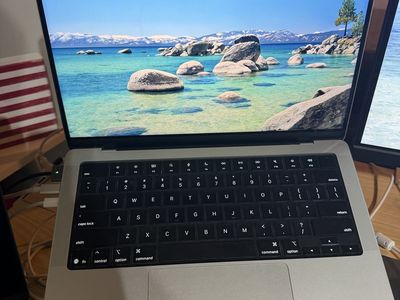 Apple MacBook Pro 14-inch (M5, 16GB Memory)