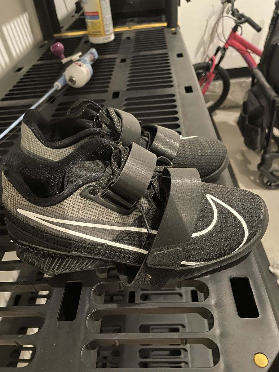 Nike Romaleos women’s Weightlifting Shoes - Black/White, Size 7.5 women’s - Excellent Condition