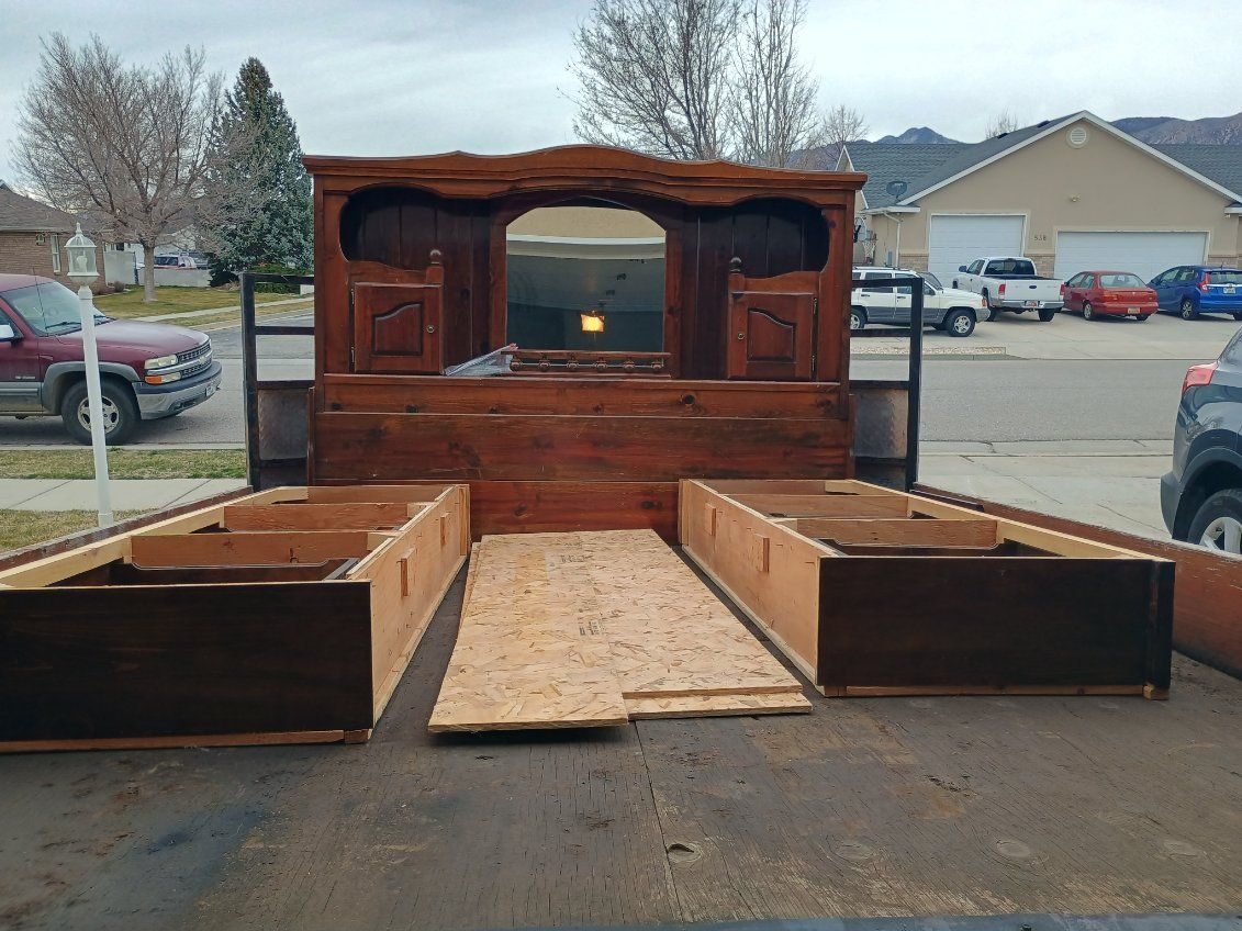 King Bed/drawers, table, cabinets