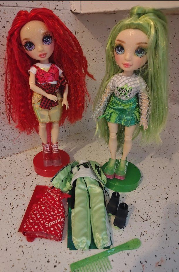 Rainbow High mga 2025 ruby jade dolla with stands accessories MGA Entertainment