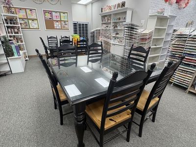 Table with 6 chairs